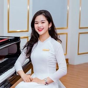 Cô giáo Thùy Linh